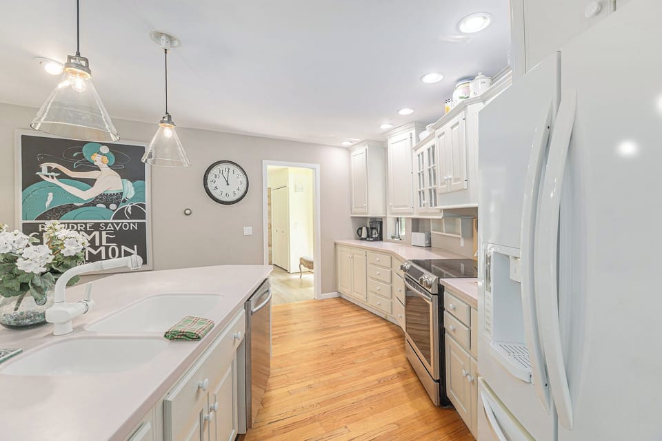 OVERVIEW:  The large and modern kitchen, with all appliances including a dishwasher.