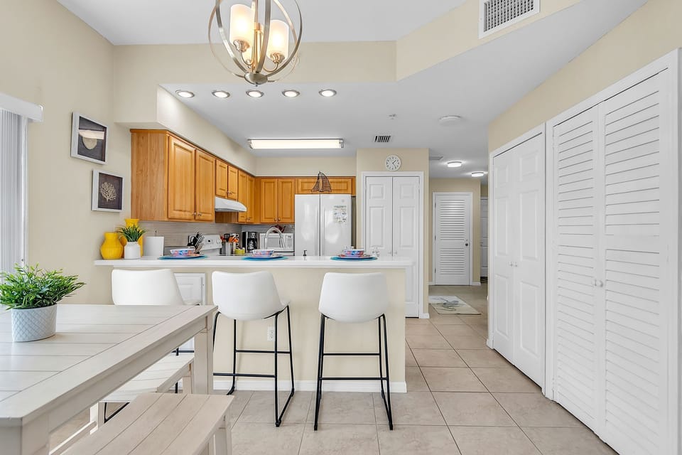 Extra Seating at Kitchen Counter