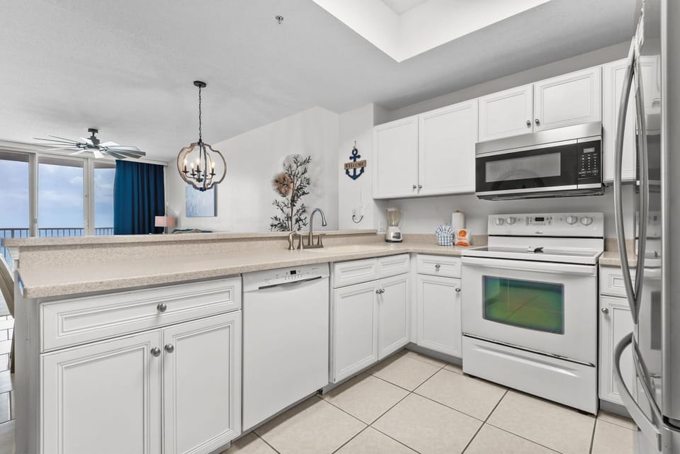Full kitchen