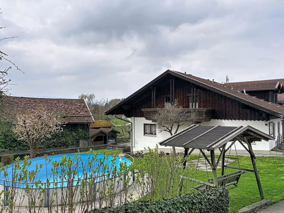 Roof, House, Cottage, Home, Rural Area, Garden, Farmhouse, Lawn, Backyard, Estate
