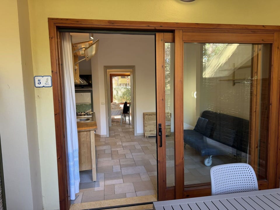 Apartment, Balcony, Condominium, Hotel, Resort, Resort Town, Hacienda, Villa, Seaside Resort