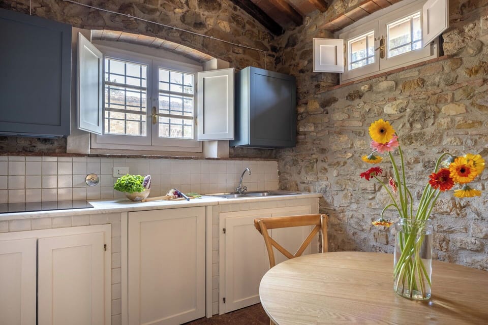 Autumn, Kitchen, Living Room, Spring, Summer