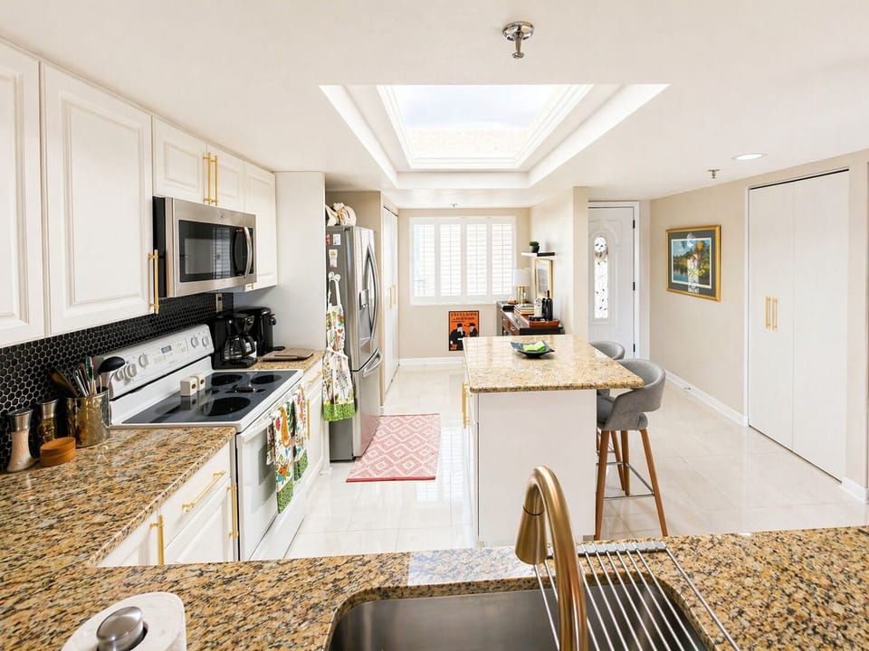 Buttonwood Cove 103C by FVC - Kitchen