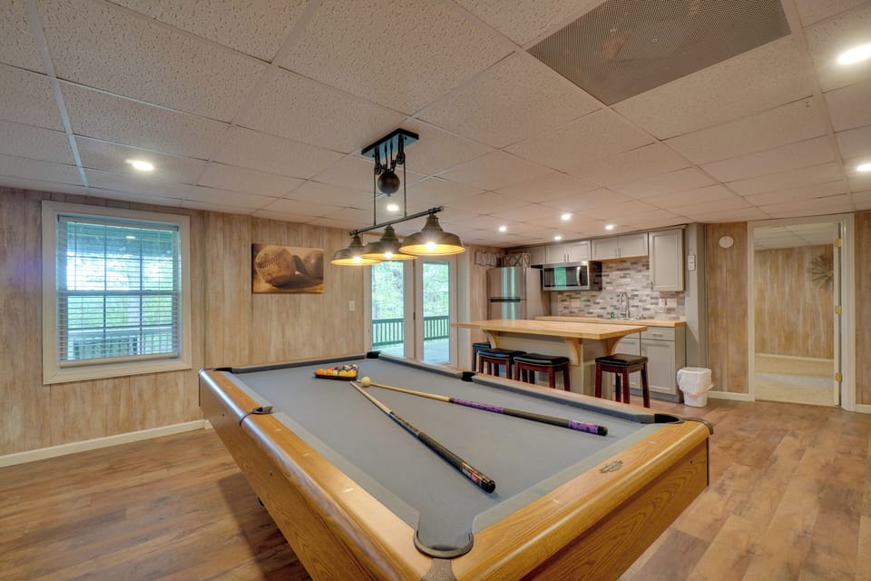 House (5 Bedrooms) | Interior