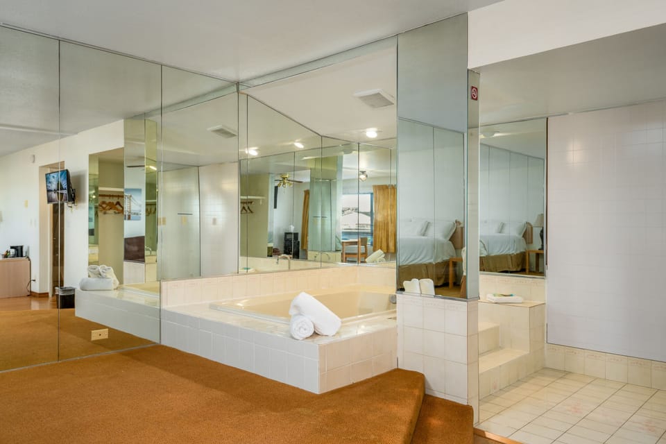Standard Room - Double Queen Beds - No Pets | Room amenity
