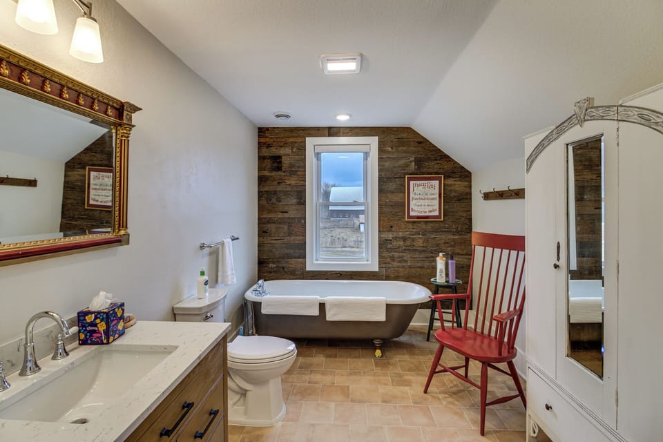 Lake Country House on 11th Crow Wing Lake w/ Dock Cottage in Akeley