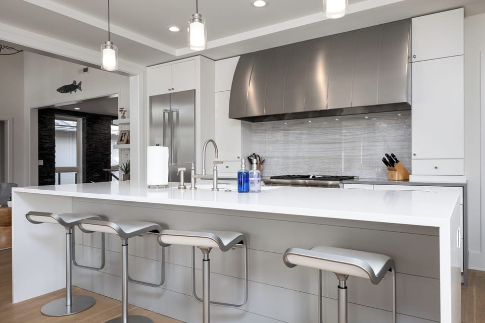 Oversized island with breakfast bar seating