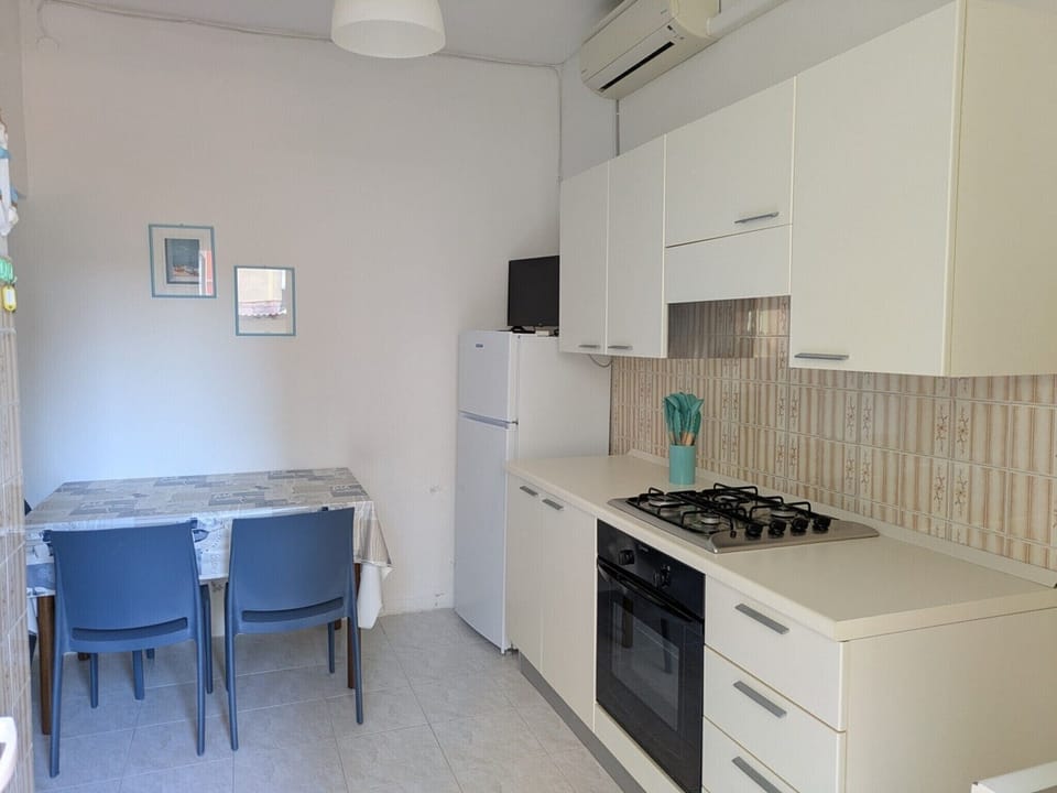 Apartment, 1 Bedroom, Patio, City View | Interior