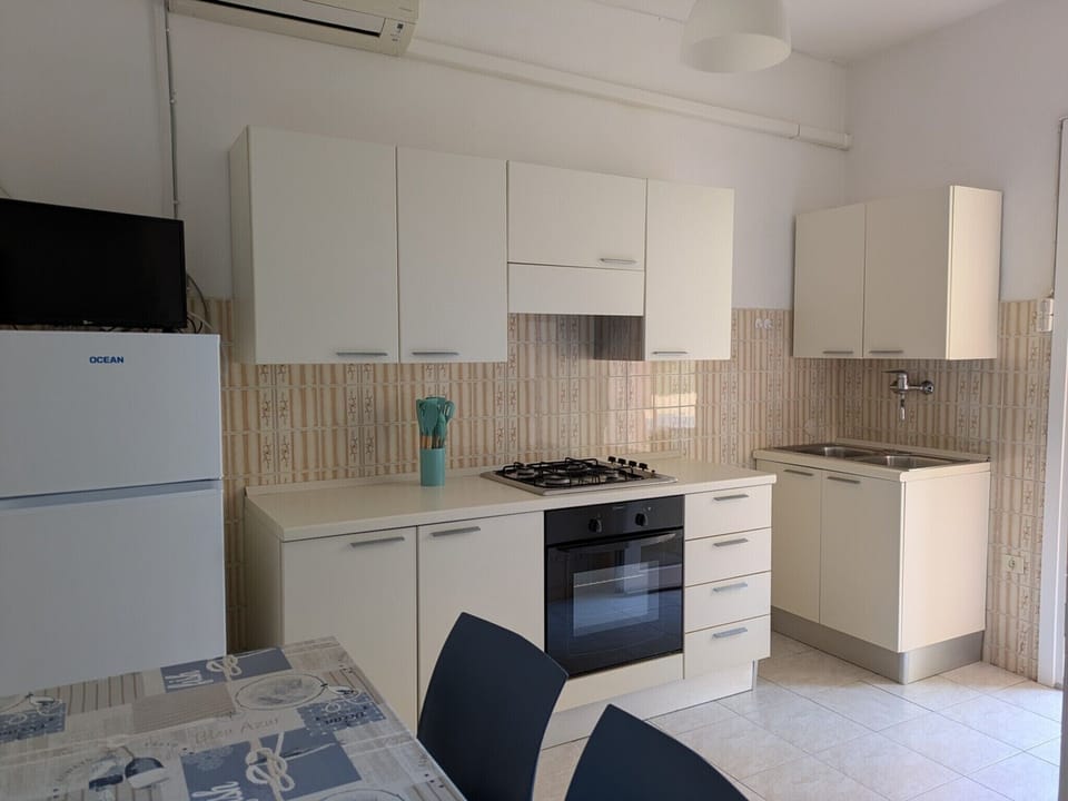 Apartment, 1 Bedroom, Patio, City View | Interior