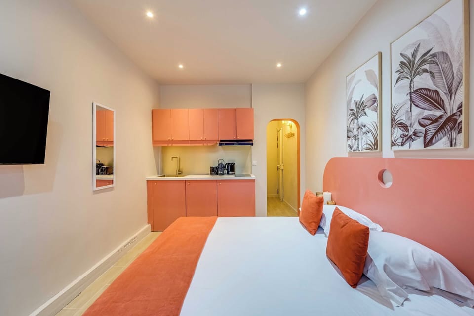 Apartment | 1 bedroom, laptop workspace, iron/ironing board, bed sheets