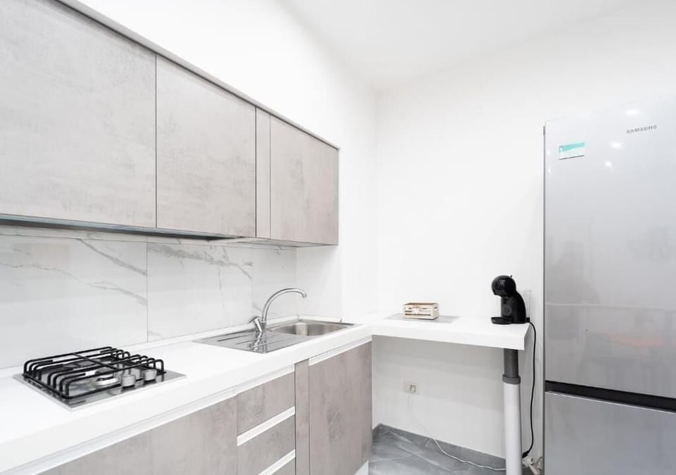 Deluxe Apartment, Balcony, City View | Private kitchen