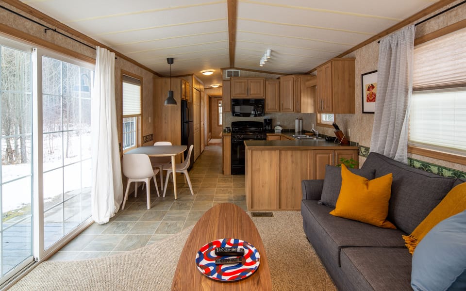 Basic Cabin, 2 Bedrooms | Living area