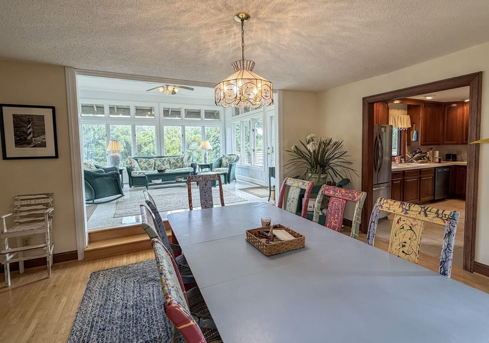 Dining Area (alternate view)