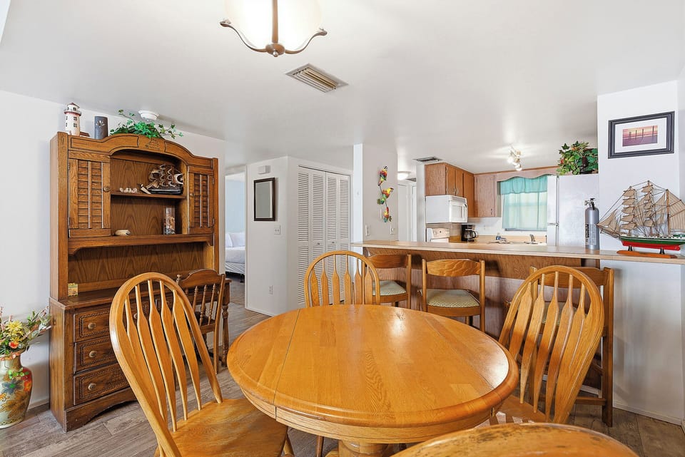 Dining Table Seats 4