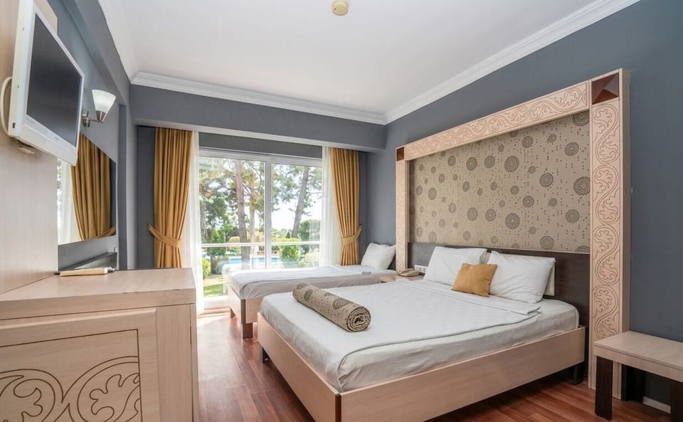 Standard Room, Balcony, Sea View | Laptop workspace