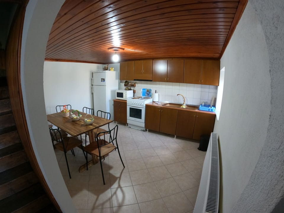 Family Twin Room, Mountain View | Private kitchen | Full-size fridge, microwave, oven, stovetop