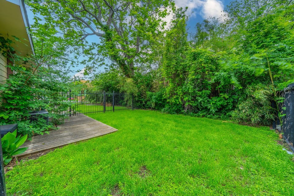 Fully fenced private, leafy retreat—ideal for morning coffee or afternoon naps
