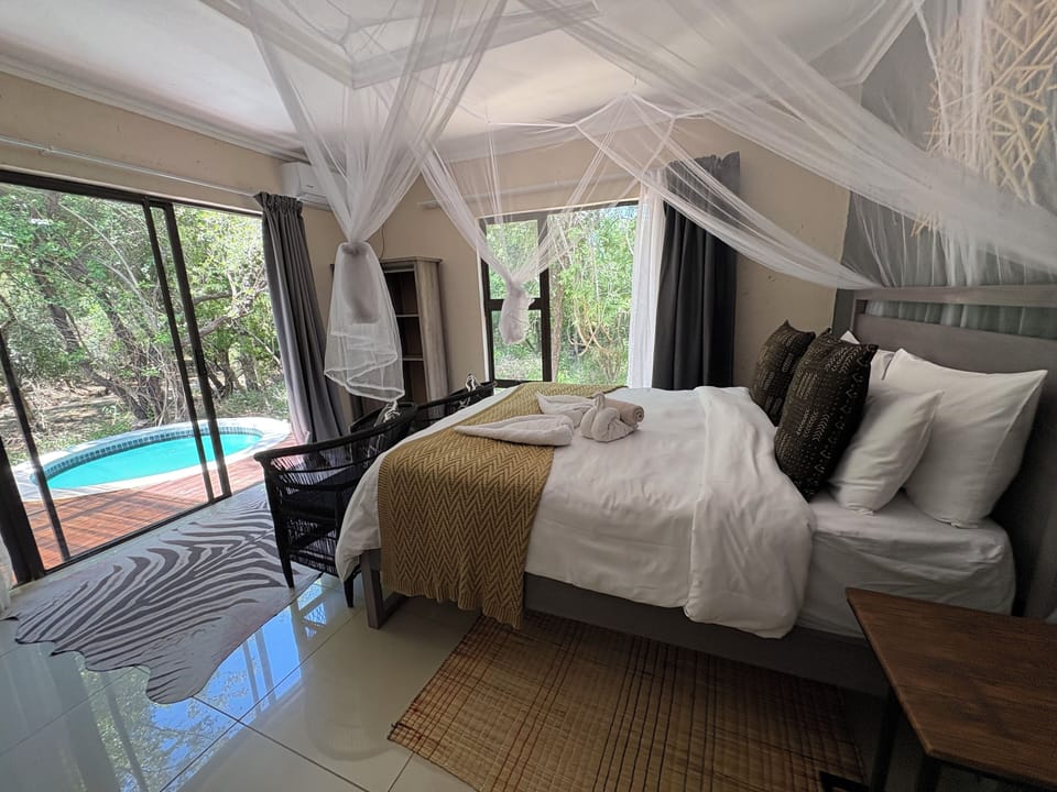 Luxury Double or Twin Room, Park View | Blackout drapes, WiFi (free)