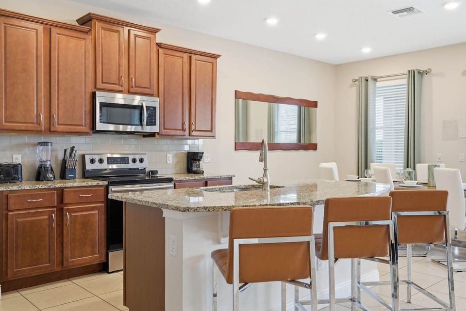 House (4 Bedrooms) | Private kitchen | Microwave, oven, stovetop, dishwasher