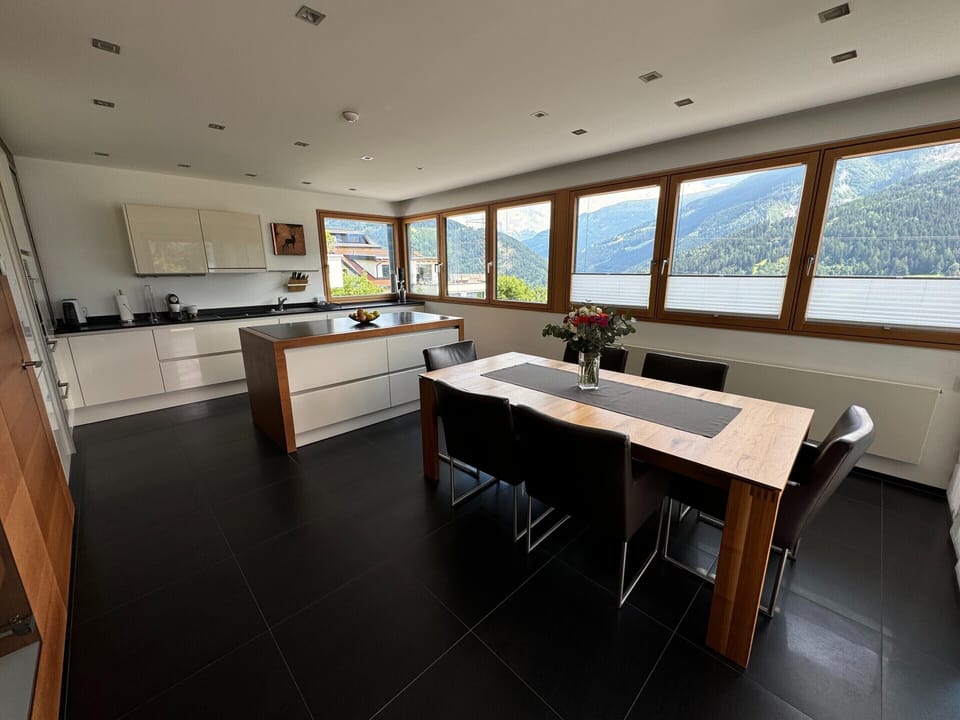 House | Dining