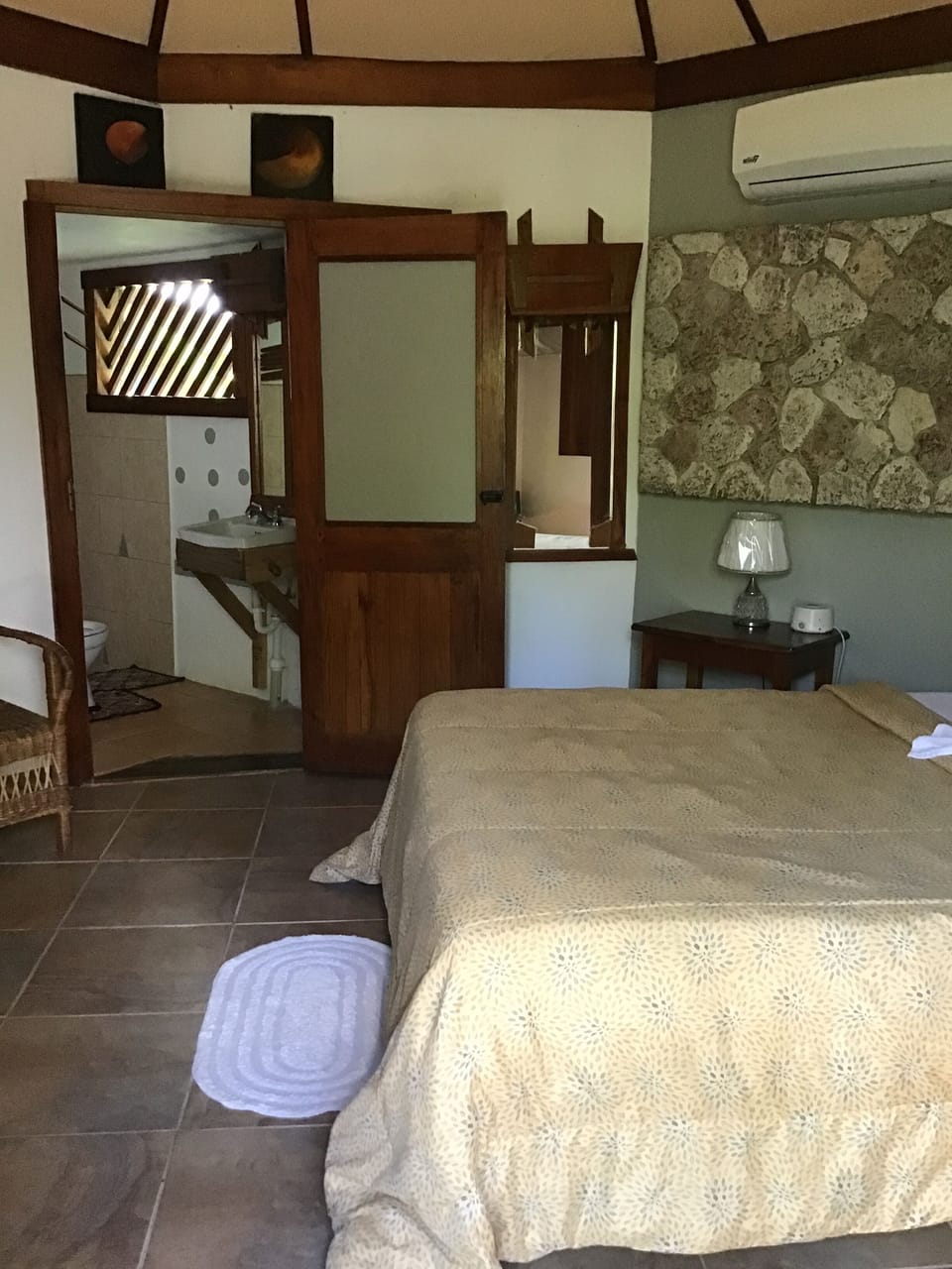 Cottage, Garden View | In-room safe, desk, blackout drapes