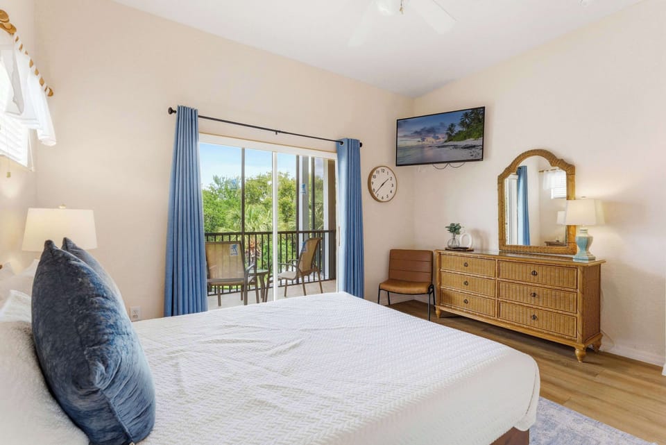 Condo, Multiple Beds, Pool Access, City View (Vacation Dreams at Bahama Bay) | 2 bedrooms, individually decorated, individually furnished
