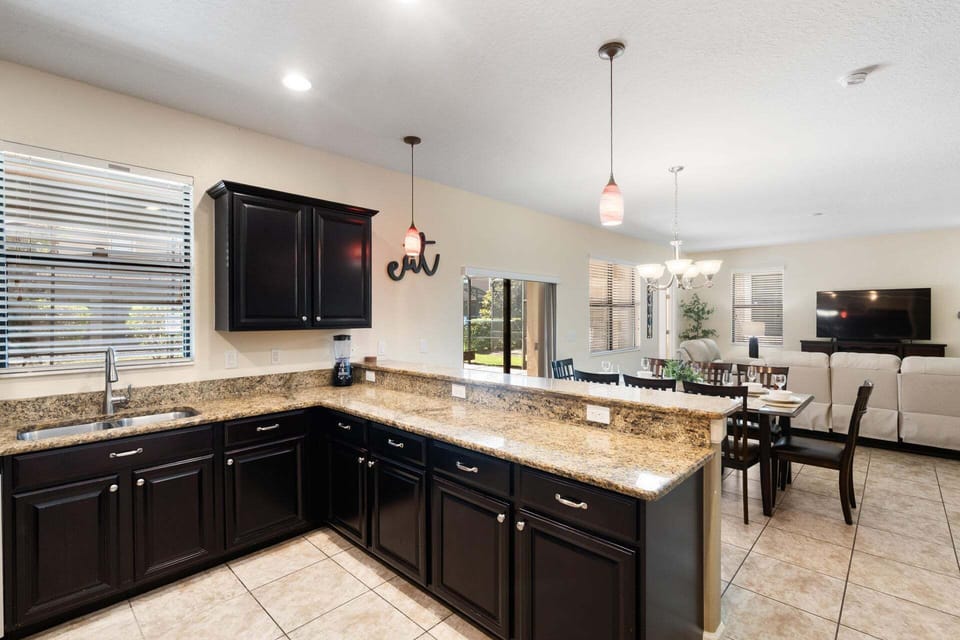 Kitchen / Dining
