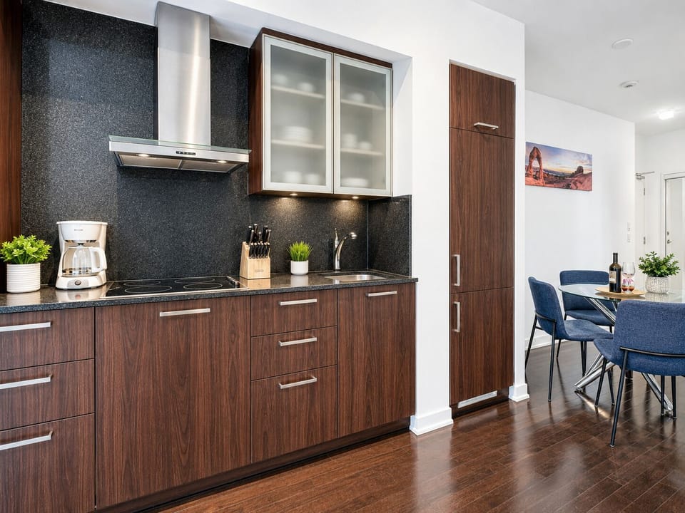 Comfort Suite, 1 Bedroom, City View | Private kitchen | Fridge, microwave, oven, stovetop