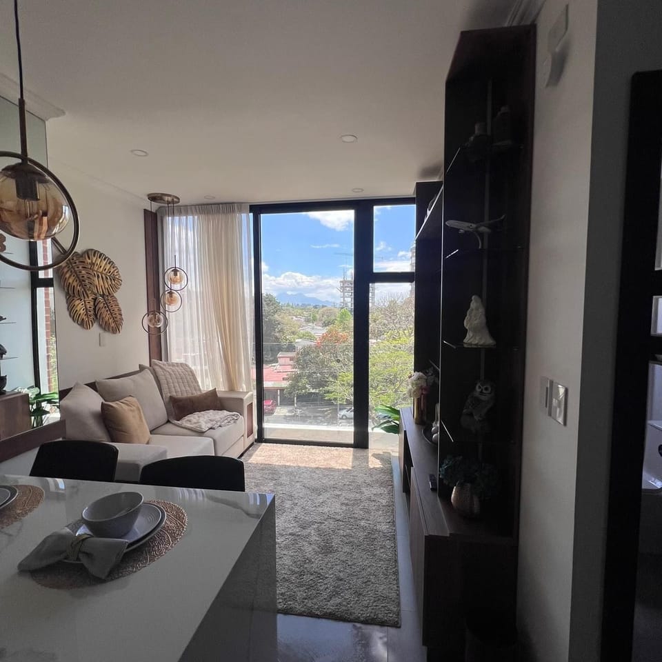Apartment, Balcony, Mountain View | Living area