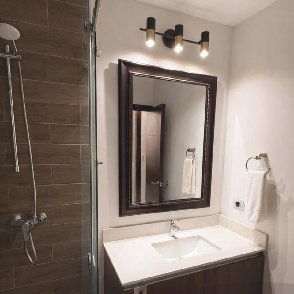 Apartment, Balcony, Mountain View | Bathroom | Shower, free toiletries, hair dryer, towels