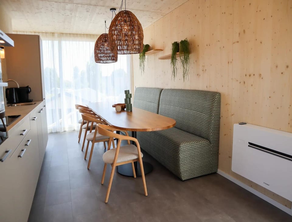 Bungalow | Dining