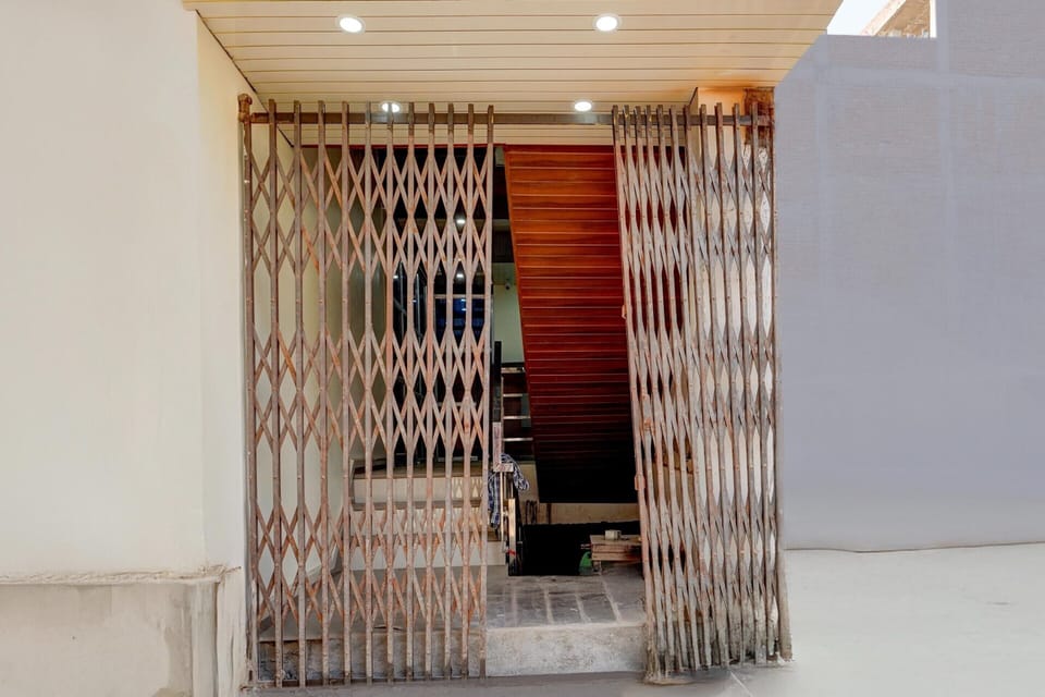 House | Reception