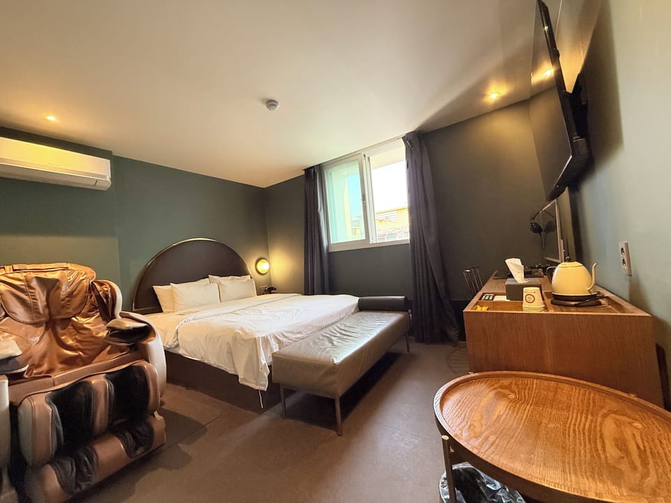 Premium Double Room | Free WiFi