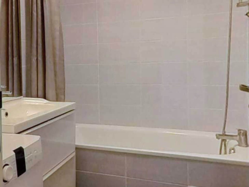 Apartment | Bathroom