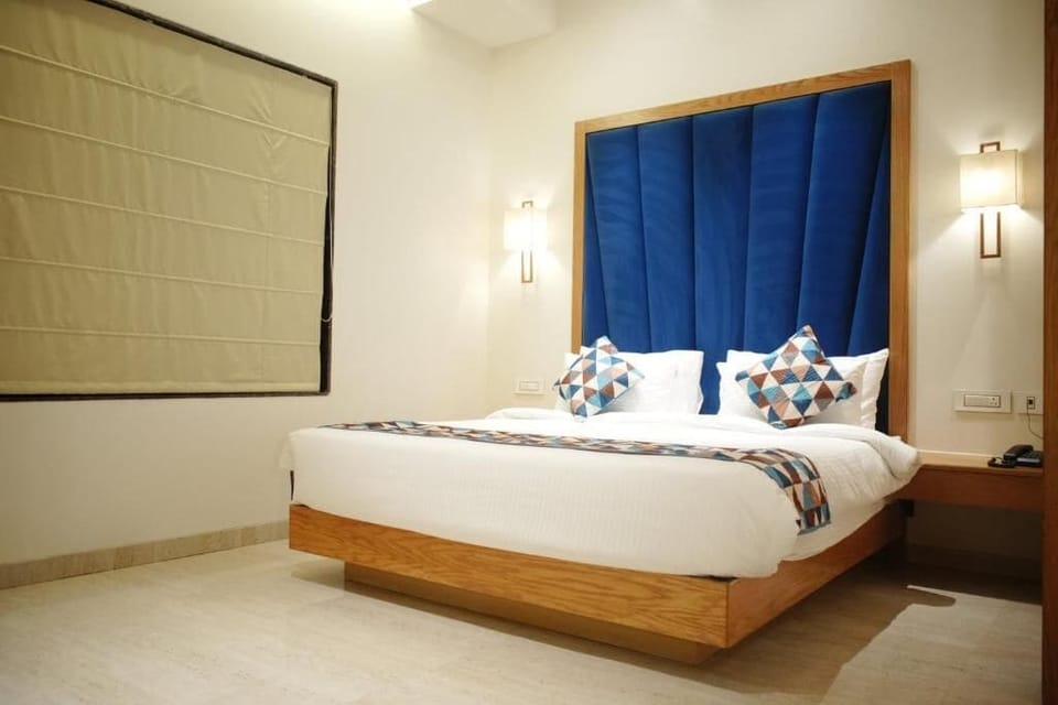Presidential Suite, Garden View | In-room safe, soundproofing, free WiFi, wheelchair access