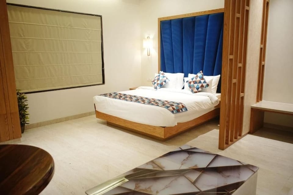 Presidential Suite, Garden View | In-room safe, soundproofing, free WiFi, wheelchair access
