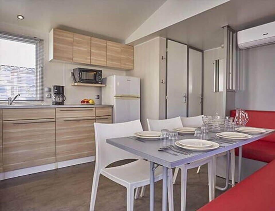 Mobile Home | Dining