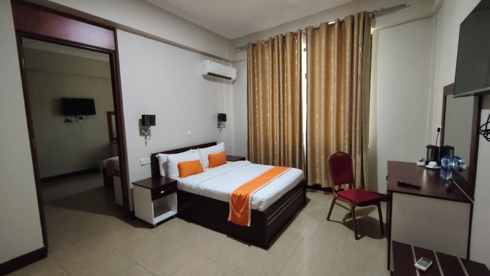In-room safe, desk, laptop workspace, free WiFi