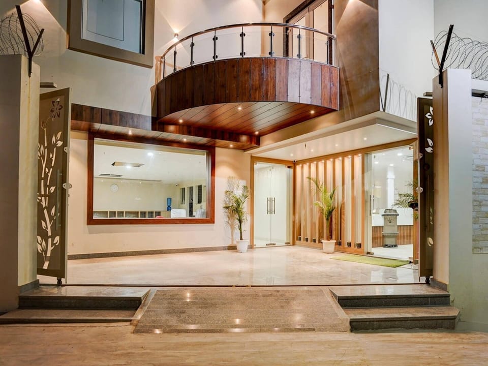 House | Reception