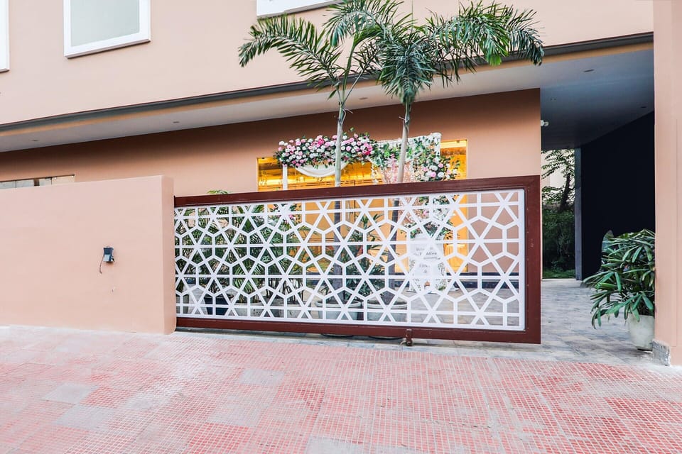 House | Reception