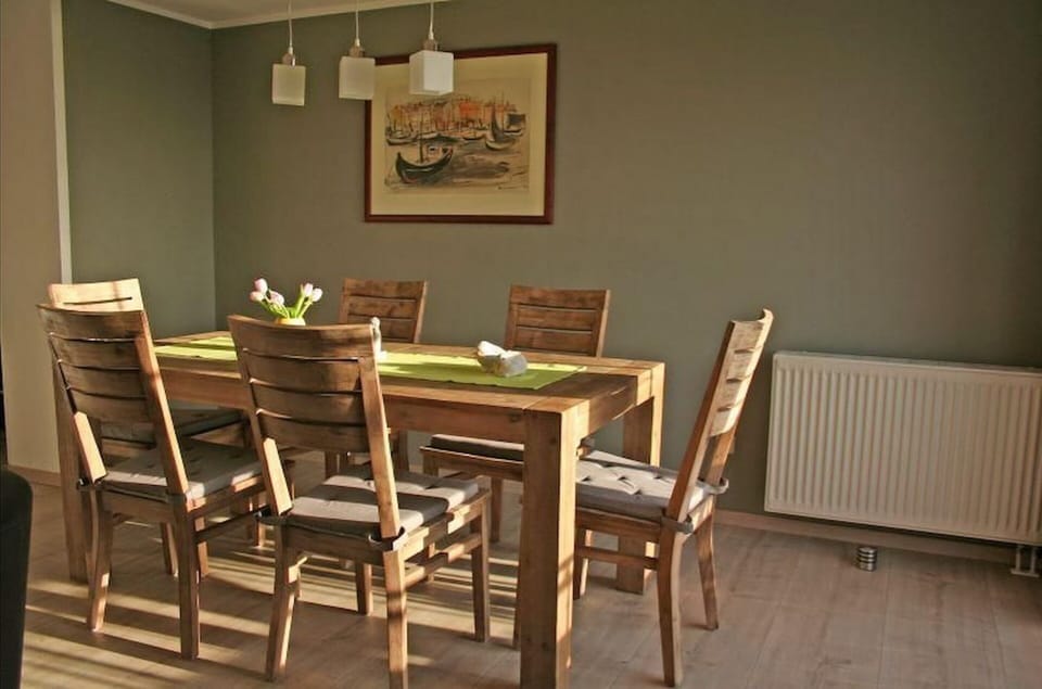 Apartment | Dining