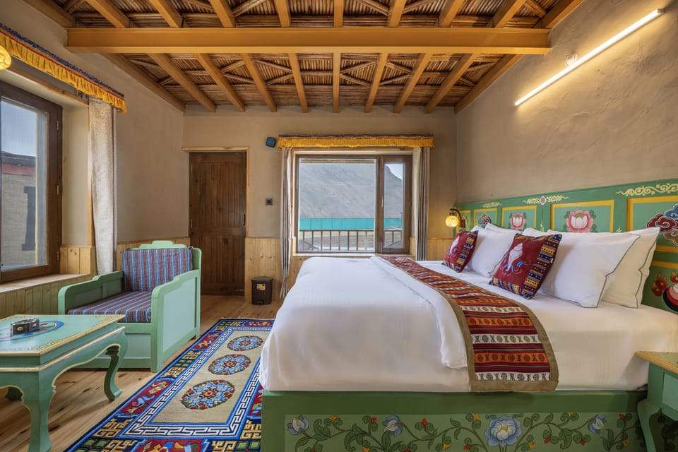 Deluxe Room, Valley View | Desk, bed sheets