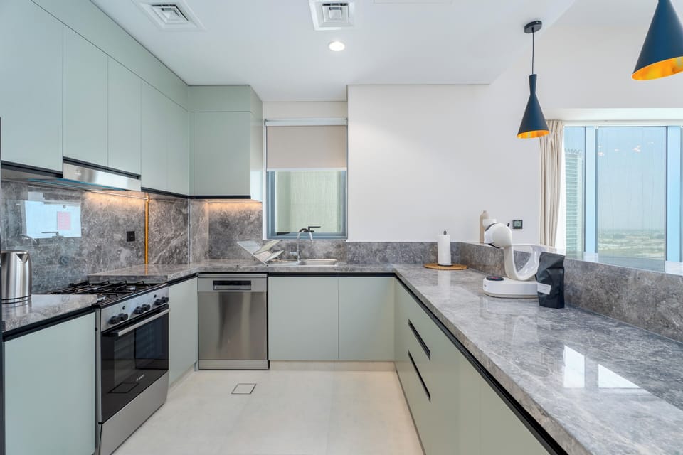 Comfort Apartment, 2 Bedrooms, Balcony, Golf View | Private kitchen | Toaster, eco-friendly cleaning products, dining tables