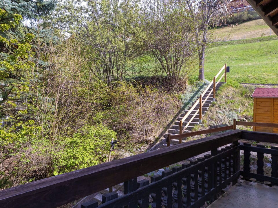 Wood, Handrail, Stairs, Baluster, Wood Stain, Fence, Hardwood, Porch, Walkway, Plank