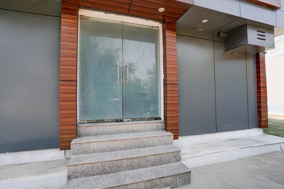 House | Reception