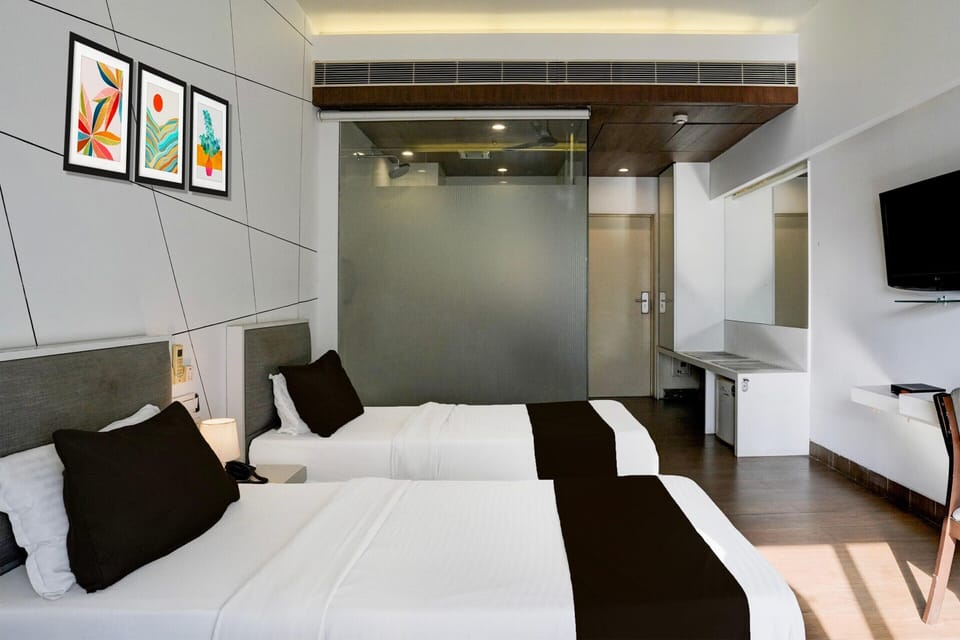 Super Deluxe Twin Room Hotel Harmony House in Gujarat