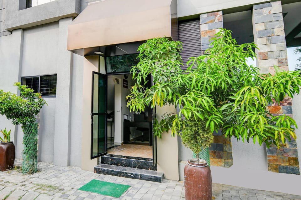 House | Reception