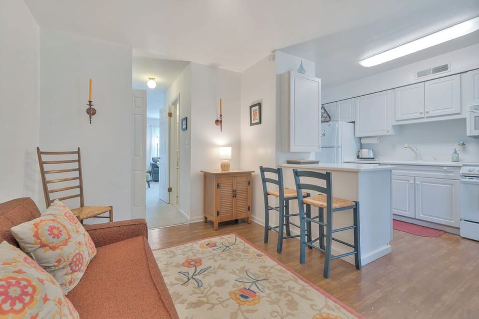 Mealtime will be easy breezy in the Well-Stocked Kitchen, with all the comforts of home.