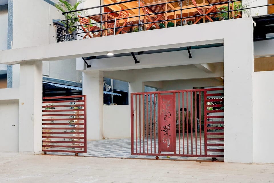 House | Reception