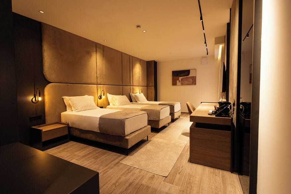 Deluxe Triple Room | Laptop workspace, free WiFi